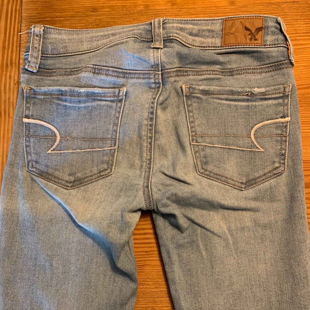 AMERICAN EAGLE JEANS